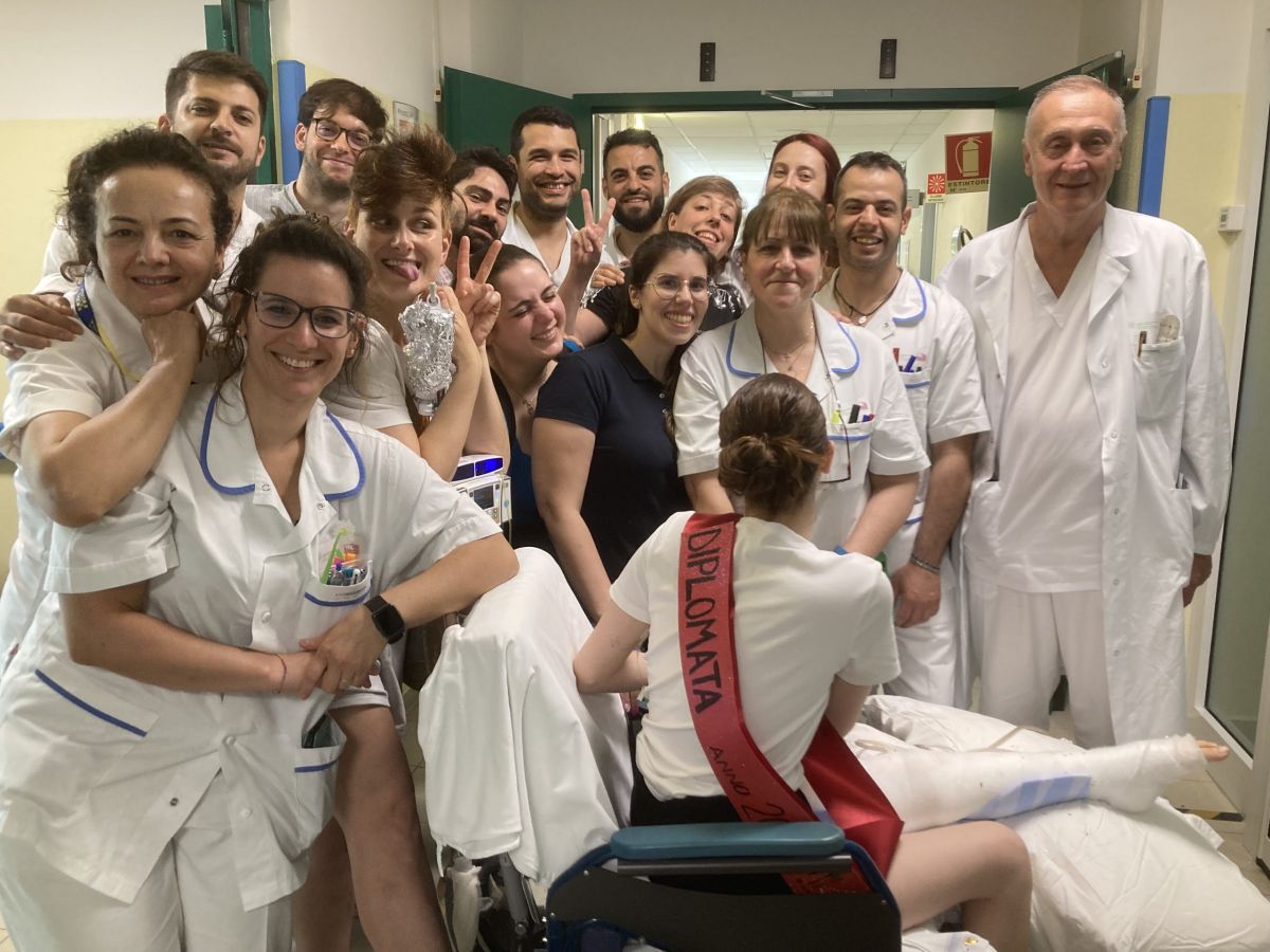 La straordinaria storia di Giulia: la forza di affrontare l’esame di maturità in reparto.